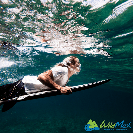 ¡Surf para principiantes en Punta Mita viene con oportunidades de duck dive y turtle roll!