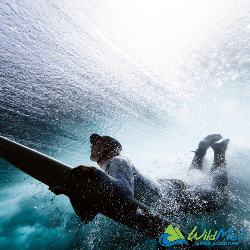 Aprender a bucear en nuestro campamento de surf en Sayulita hará que tu surf en Sayulita sea algo para recordar!