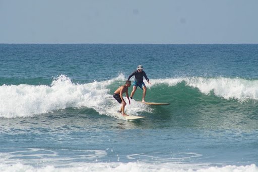 TOP surfers know the surfing rules & etiquette by HEART!