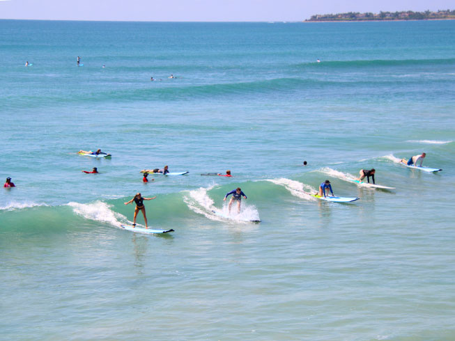 ¿Por qué La Lancha es la mejor opción para aprender a surfear en verano?